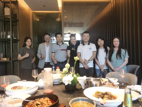 Ultime notizie aziendali su Il cliente vietnamita ha visitato la fabbrica Xinwei