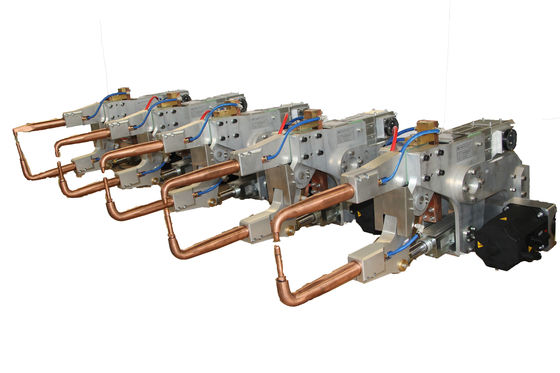 Un buon prezzo. Pistola robot della saldatura a punti 200KVA in linea