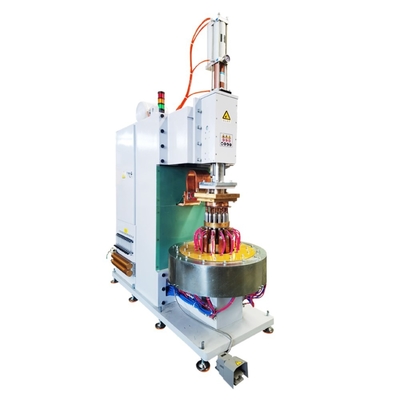 Un buon prezzo. Saldatrice robot di Multi Head Spot del saldatore dell'invertitore del punto automatico di CNC dei semi in linea