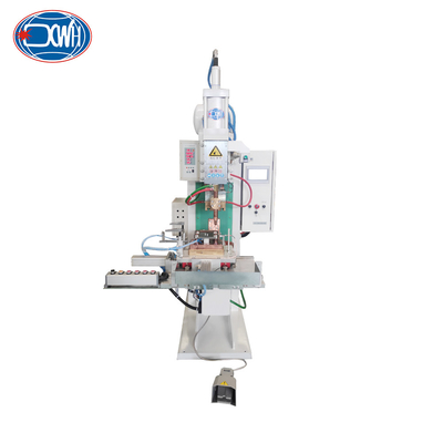 Un buon prezzo. Saldatrice automatizzata pneumatica resistenza automatica a punti per bulloni in linea