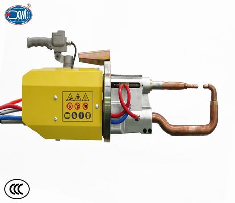 Un buon prezzo. Cellulare automobilistico tenuto in mano della macchina della saldatura a punti di 46KVA 0.8MPa in linea