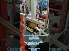 Saldatura in acciaio al carbonio con saldatore a pedali